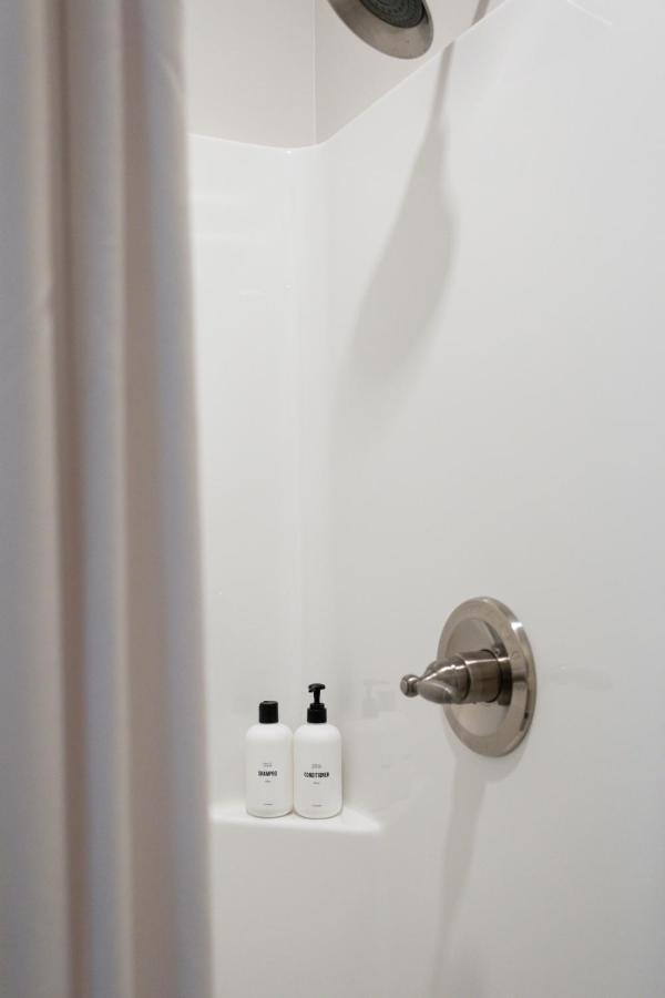 New Happy Trail 2Br Condo Close To Downtown ทราเวิร์สซิตี้ ภายนอก รูปภาพ