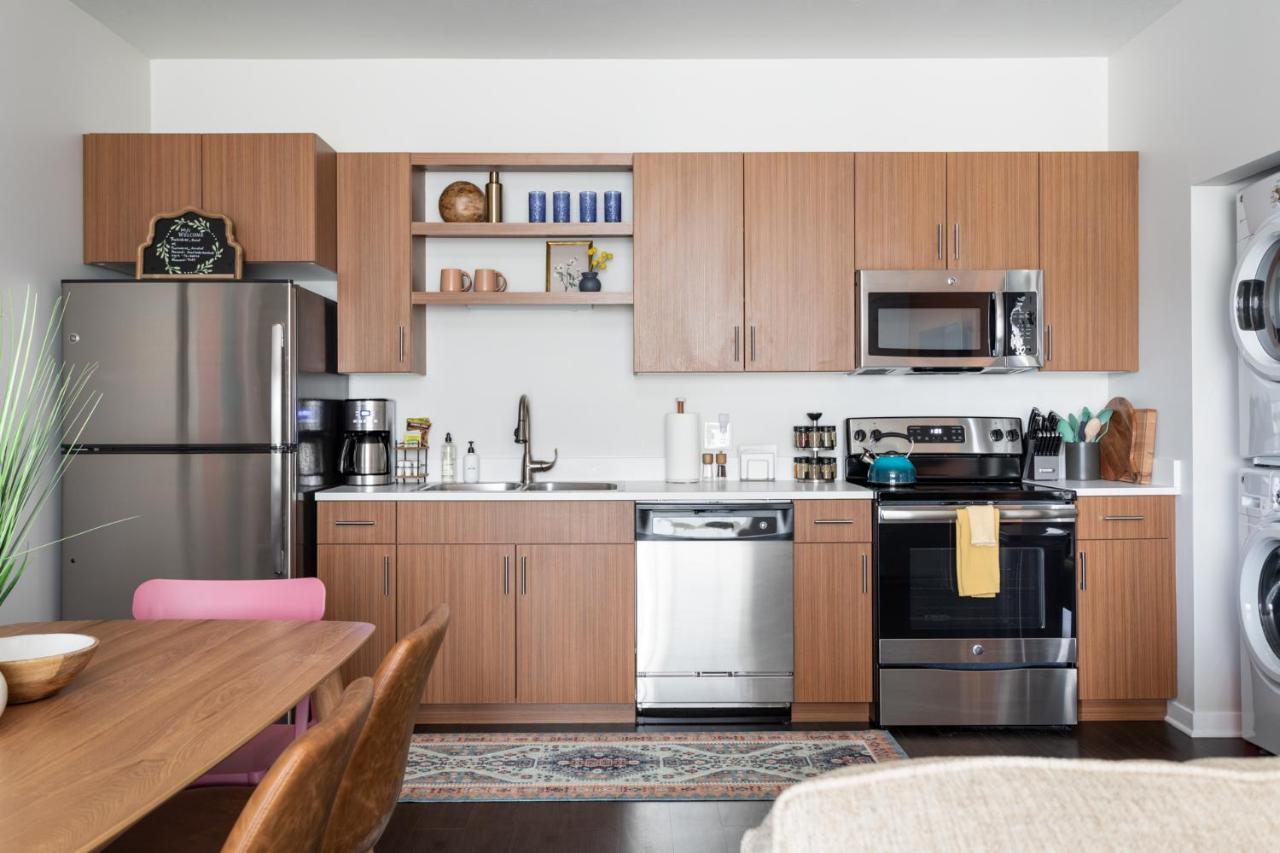 New Happy Trail 2Br Condo Close To Downtown ทราเวิร์สซิตี้ ภายนอก รูปภาพ