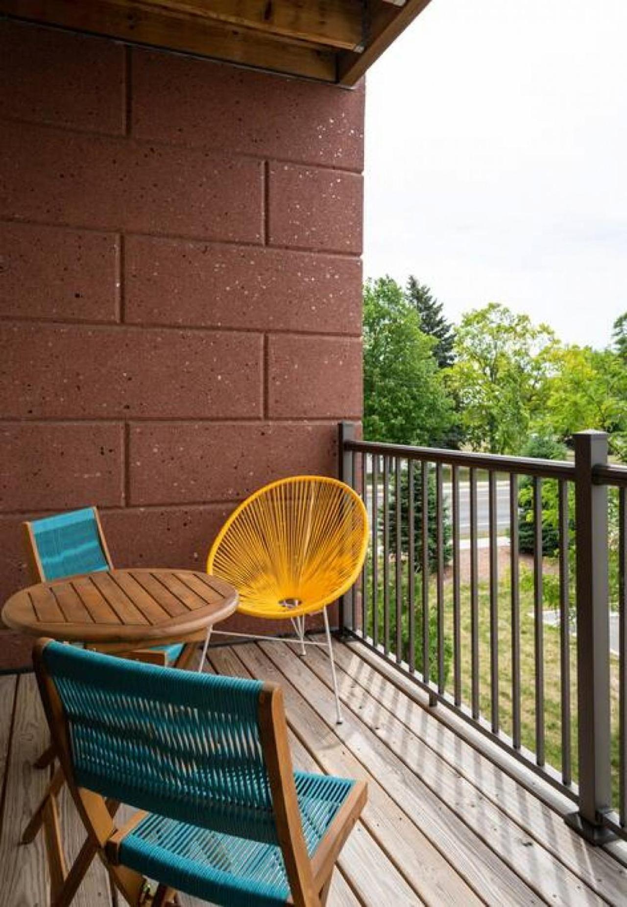 New Happy Trail 2Br Condo Close To Downtown ทราเวิร์สซิตี้ ภายนอก รูปภาพ